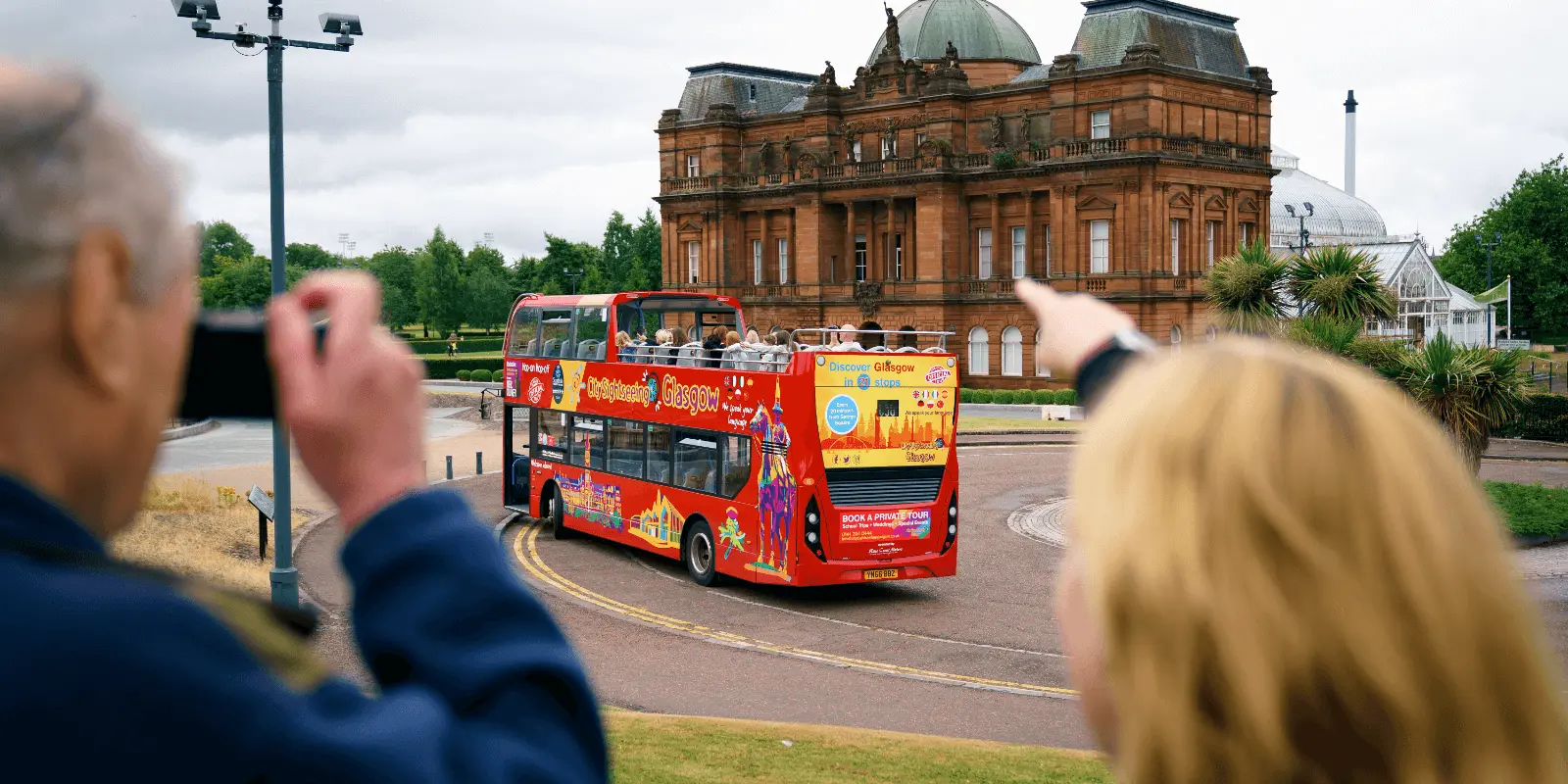 City Sightseeing bus in front of Kelvingrove